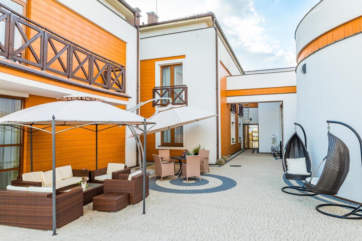 Hotel Kristoff Łaszków Eksteriør bilde